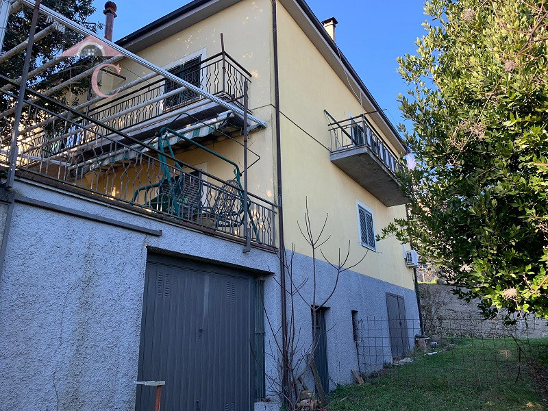 narni casa singolamcon due appartamento terreno garage e cantina 13.png